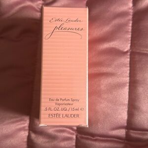 New in box Estée Lauder Pleasures eau de parfum spray 0.5 fl oz/15ml